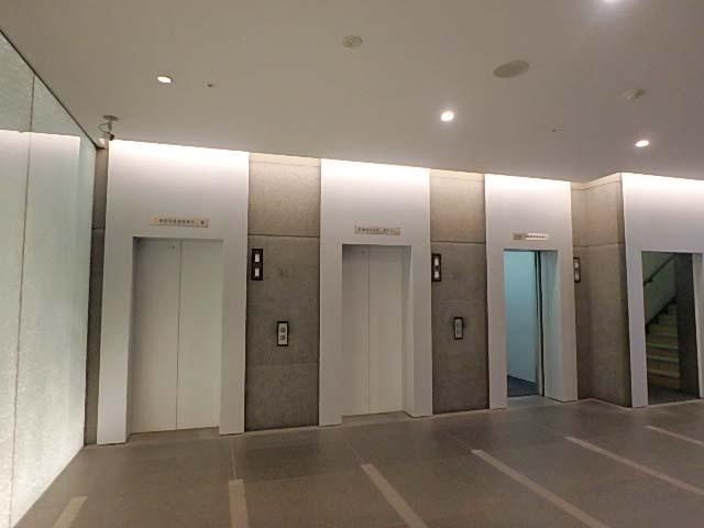 ホール②
