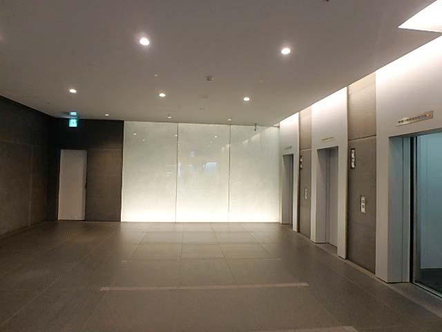 ホール①