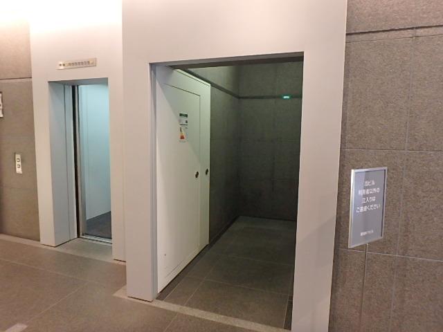 ホール③