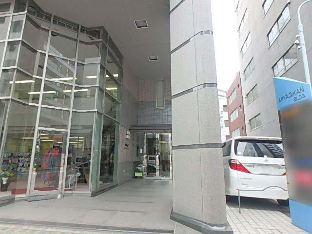 宮城館ビルエントランス①