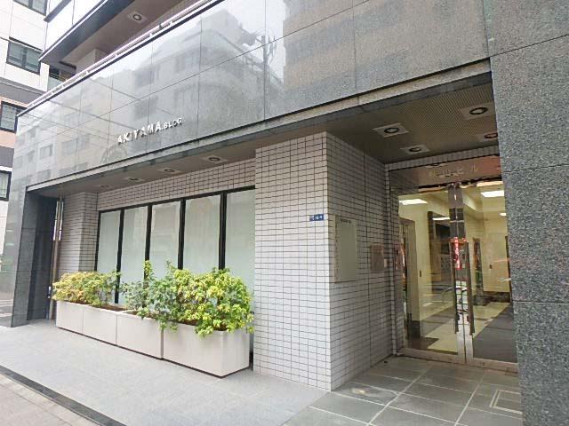 秋山ビルエントランス①