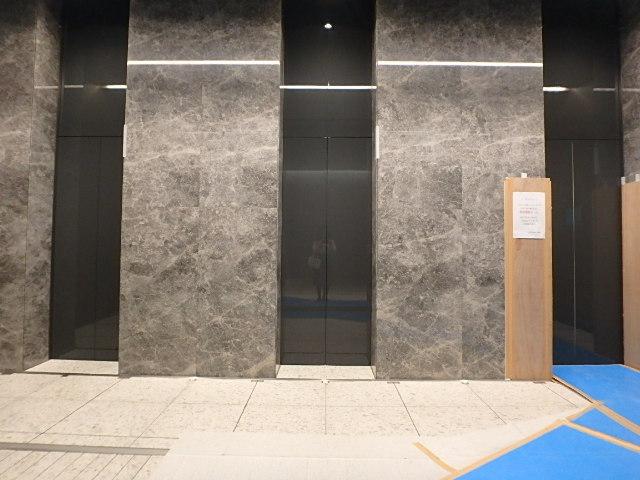 ホール②
