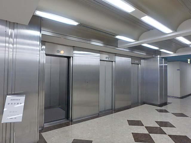 鉄鋼会館ホール③