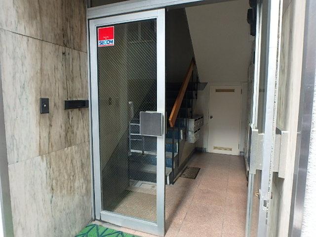 立石室町ビルエントランス②