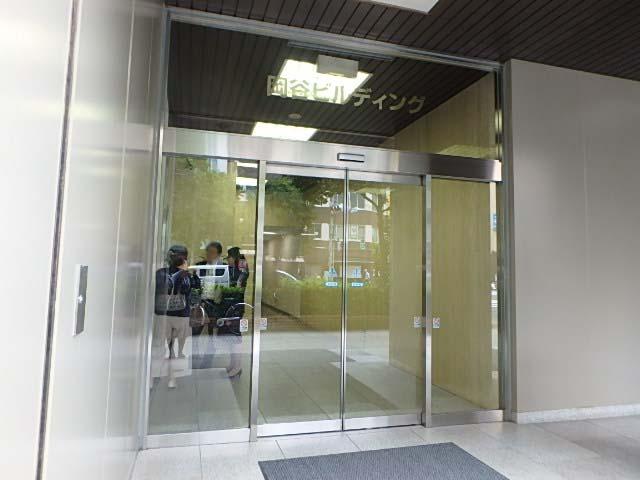 岡谷ビルディングエントランス②