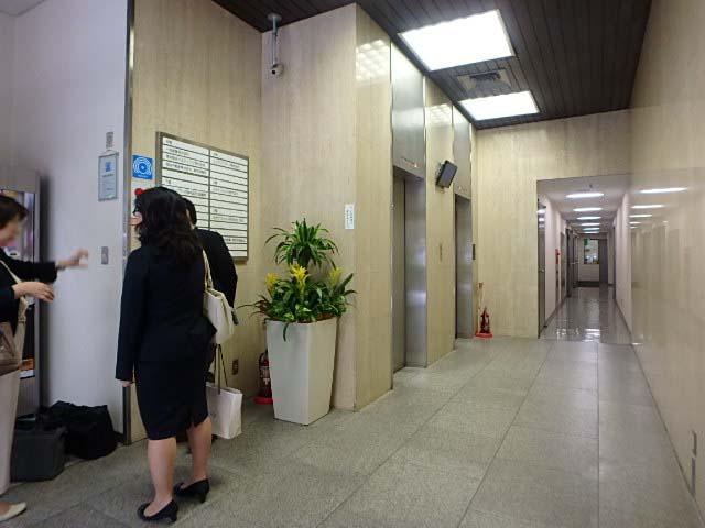 岡谷ビルディングホール①