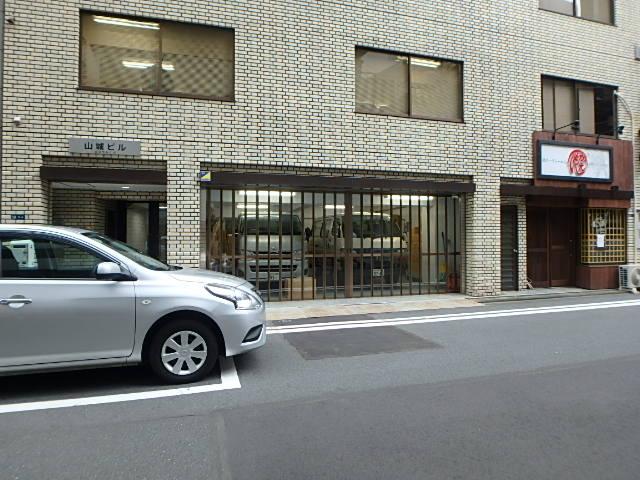山城ビルエントランス①