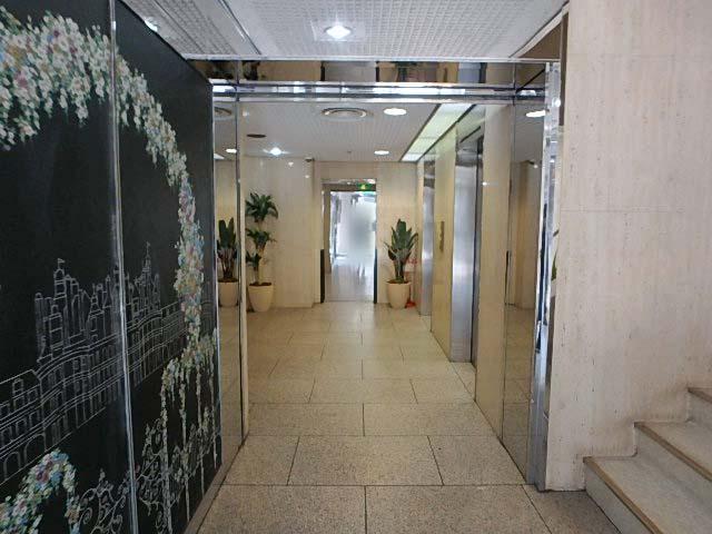 セントピアビルエントランス②