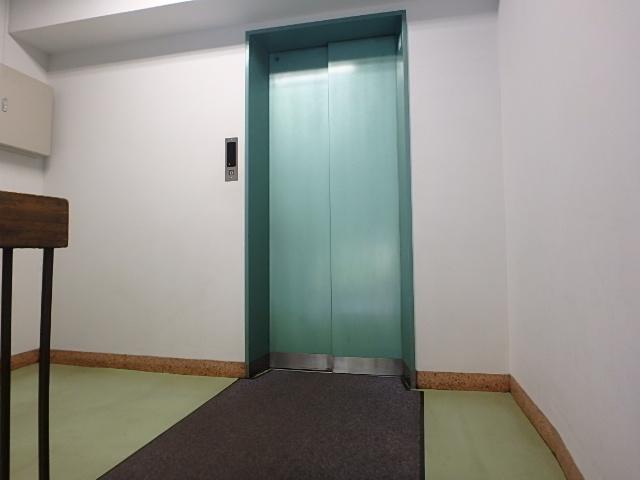 ホール②