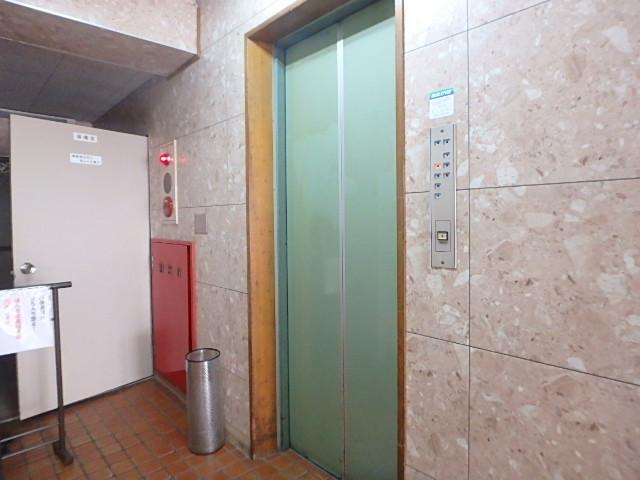 ホール②