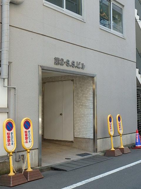 エントランス①