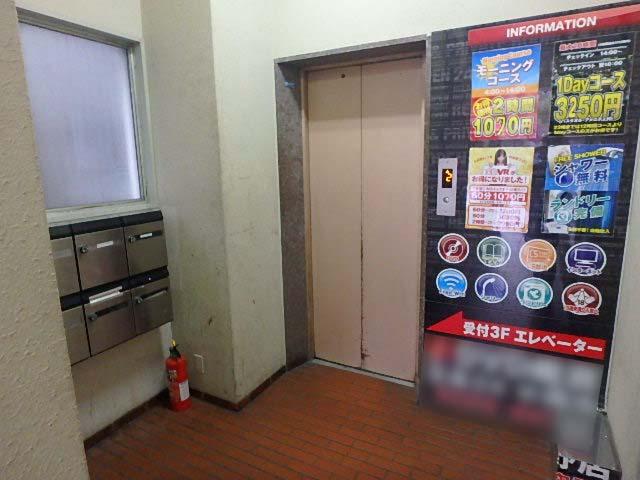 ホール②