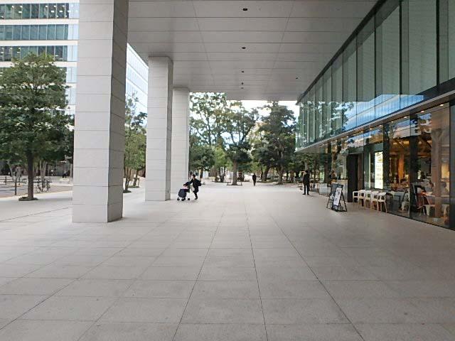ホール①