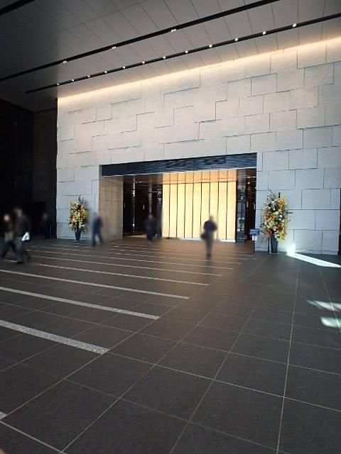 ホール①