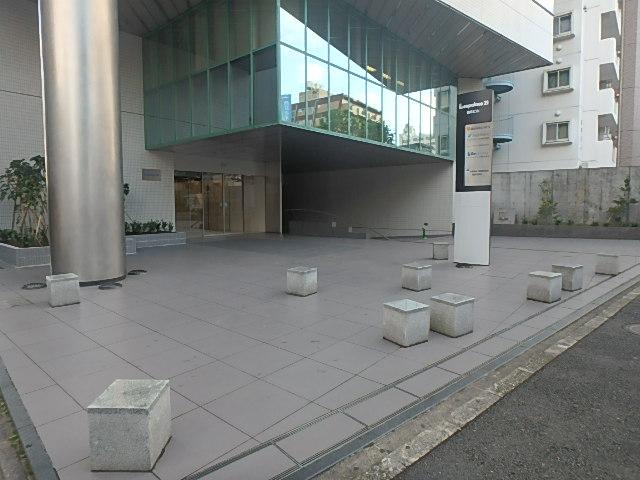 エントランス①