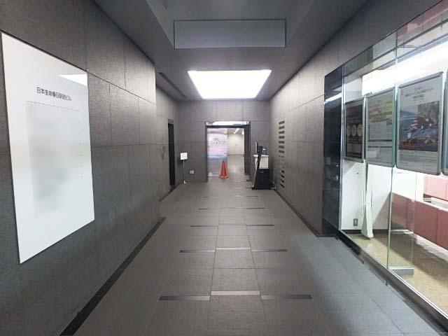 ホール①