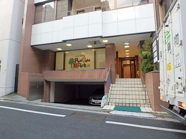 三富ビルエントランス①