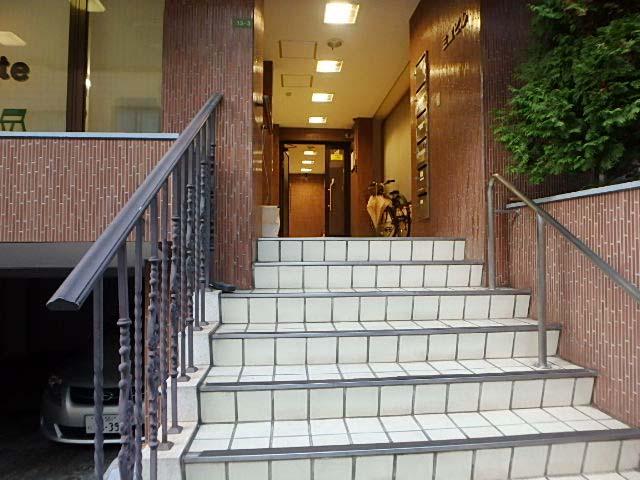 三富ビルエントランス②