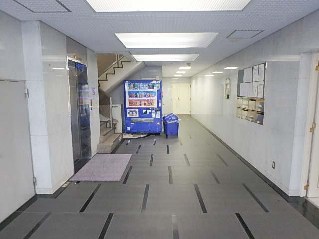 ホール①