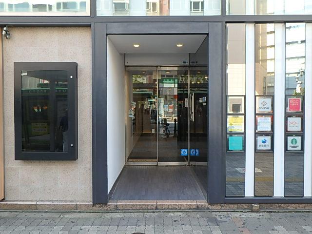 エキニア池袋エントランス②