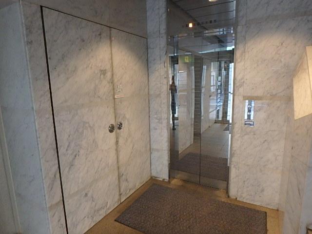 ホール②