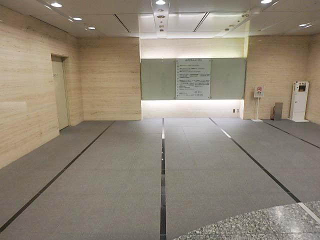 ホール①