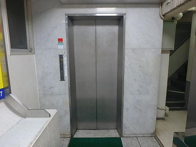 ホール②