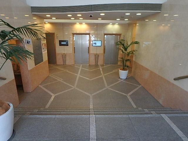 ホール①
