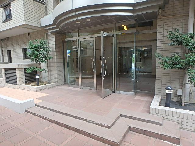 大塚台パークサイドビルエントランス③