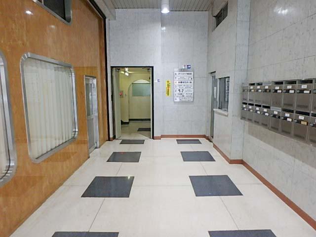 ホール①