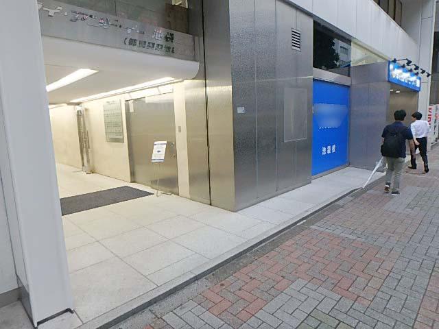 エントランス①