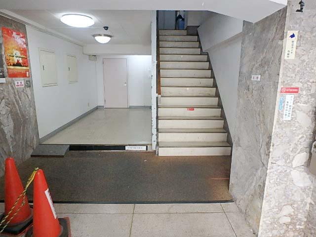 ホール①