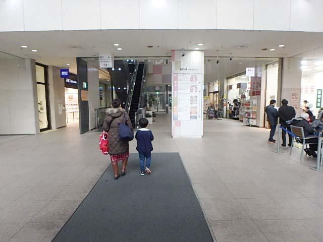ホール①