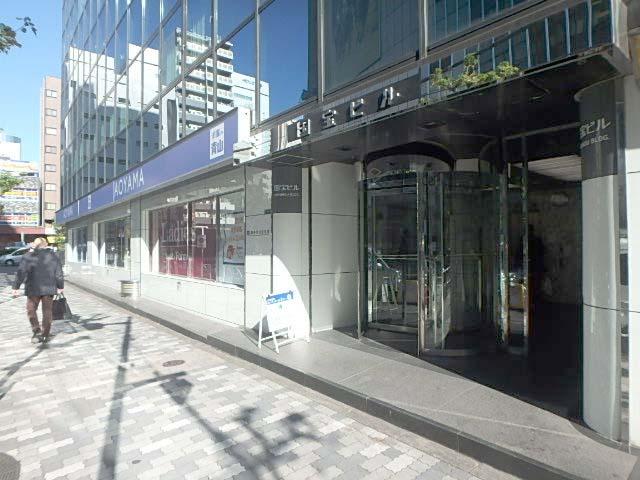 国宝ビルエントランス①