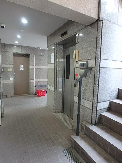 ホール①