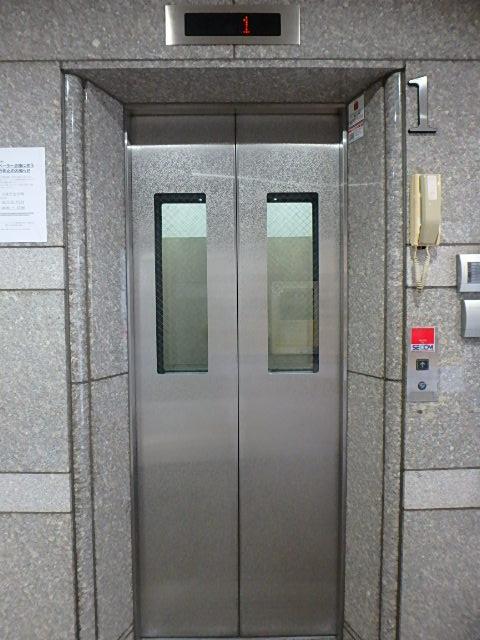 ホール②