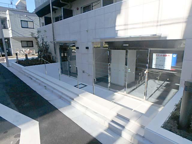 エントランス①