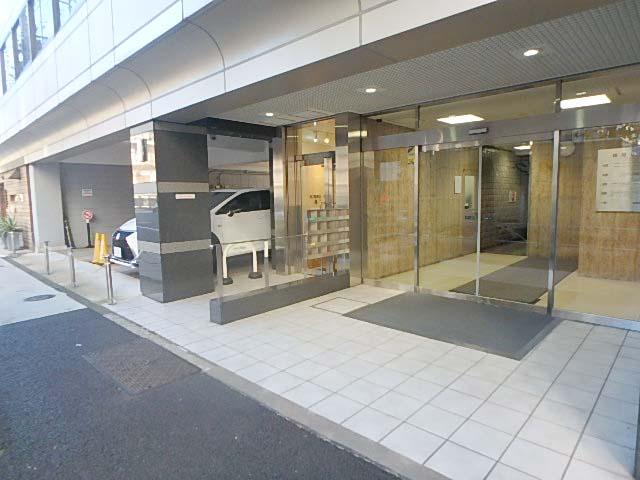 鈴房ビルエントランス①