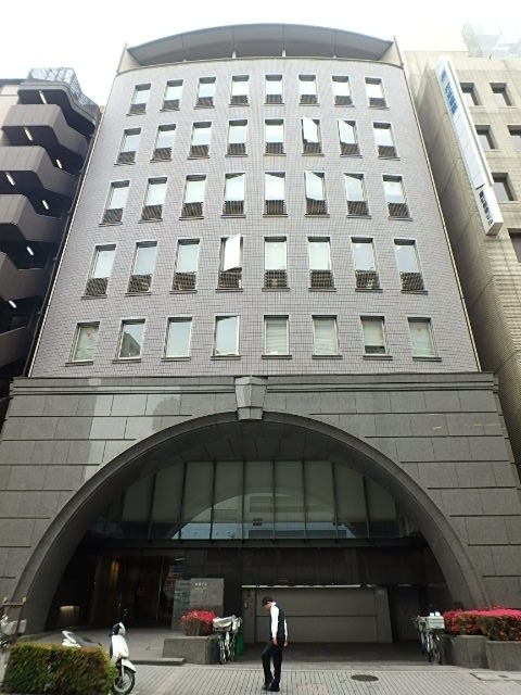 「白揚ビル」駅出口目の前!堅牢で上質な佇まいの建物が企業イメージに繋がります🤝