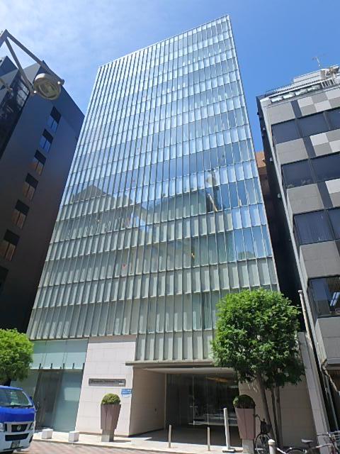 「Ｍａｙａｐａｄａ　Ｓｈｉｏｄｏｍｅ　Ｐｌａｚａ」落ち着いた上質な街、汐留に佇む端正なオフィスビル🏢