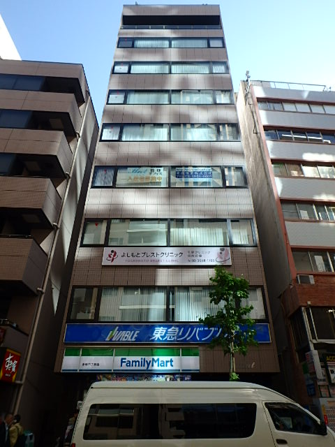 「ＨＡＴビル」赤坂駅徒歩1️⃣分以内！！駅出口斜向かいの好立地ビルです🏢