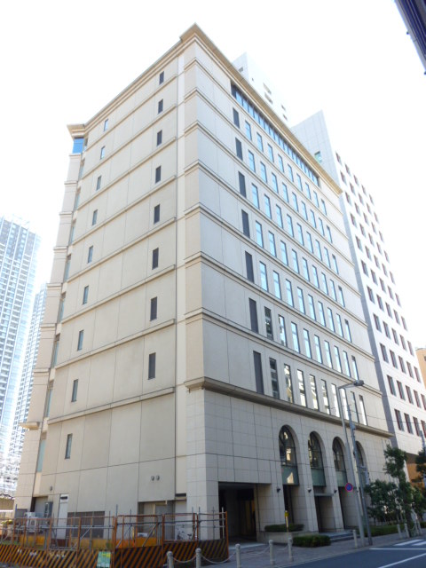 「ルオーゴ汐留」周辺は汐留ならではの落ち着いた環境ながら、新橋エリアの利便性も享受できる物件🏢