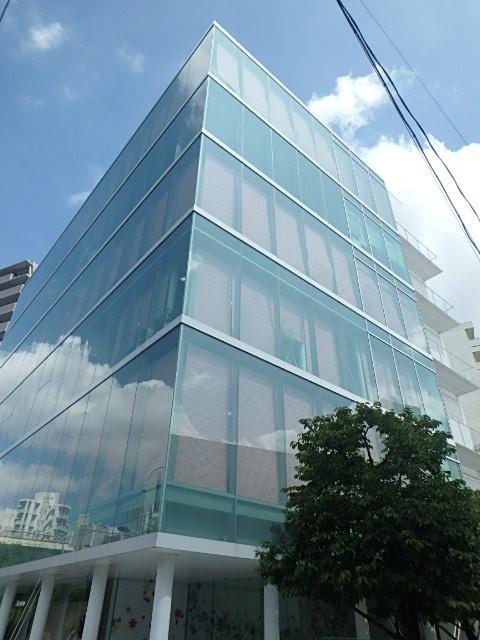 「フィールド北参道」都心でありながら、独自の静寂を纏った北参道に佇む、ソリッドな物件○゜