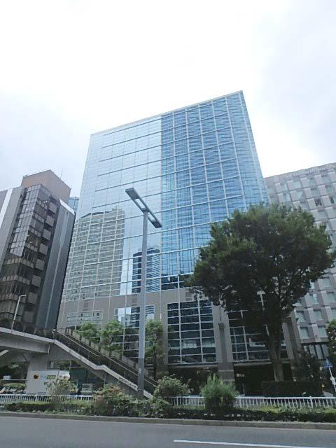 「西新宿パークウエストビル」西新宿に息づく。著名建築家が手掛けたオフィスビル🏢